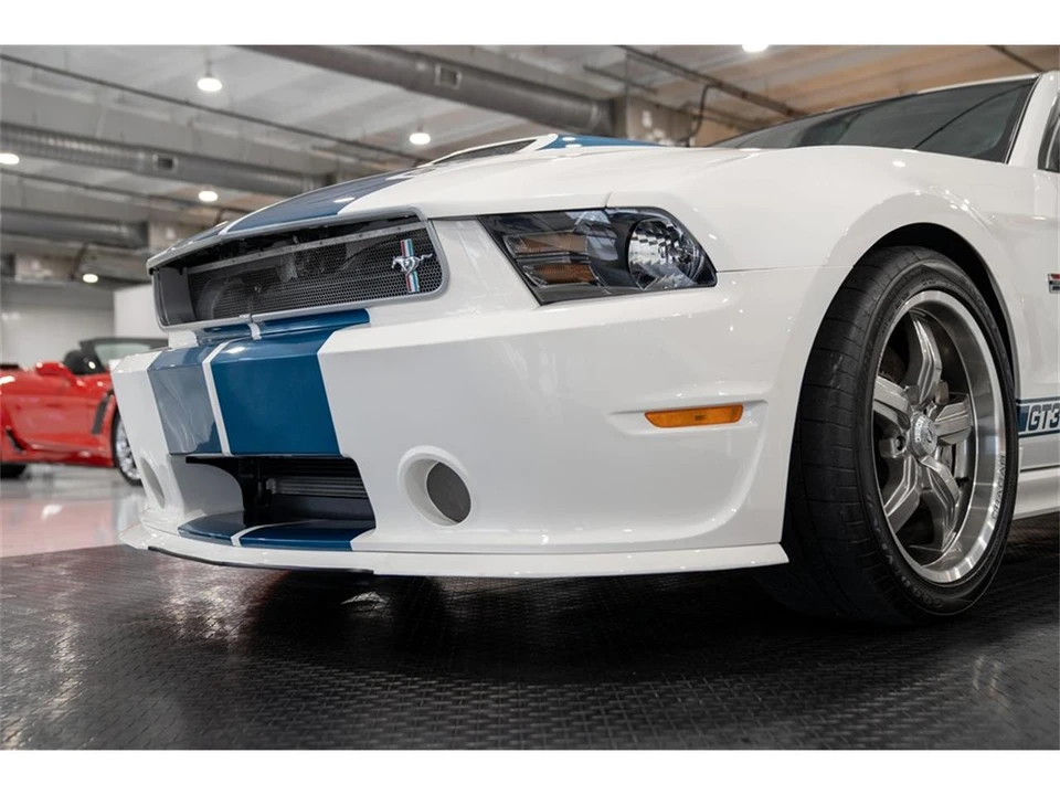 2011 Ford S197 Mustang - Image 16 of 31