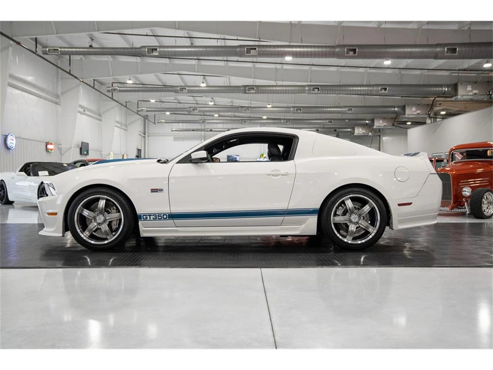 2011 Ford S197 Mustang - Image 3 of 31