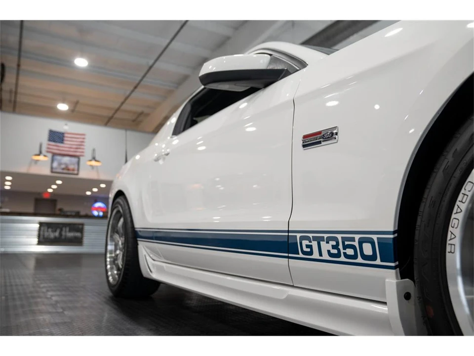 2011 Ford S197 Mustang - Image 28 of 31