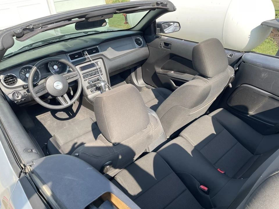 2011 Ford S197 Mustang - Image 4 of 7