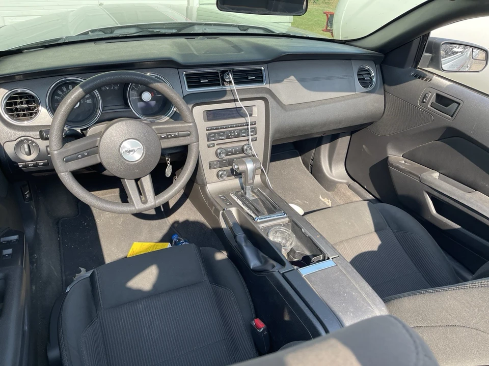 2011 Ford S197 Mustang - Image 2 of 7