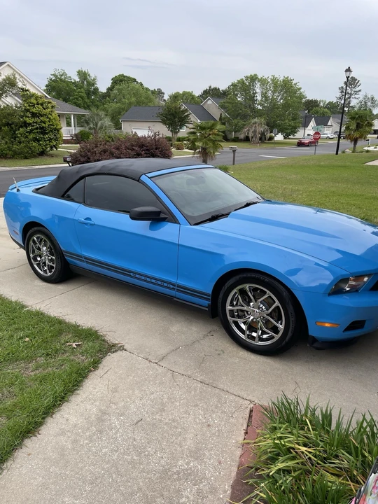 2011 Ford S197 Mustang - Image 2 of 16