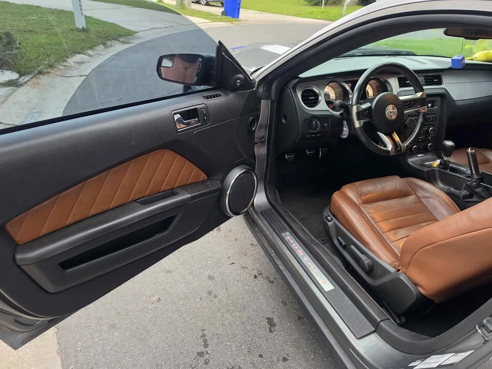 2011 Ford S197 Mustang - Image 10 of 11