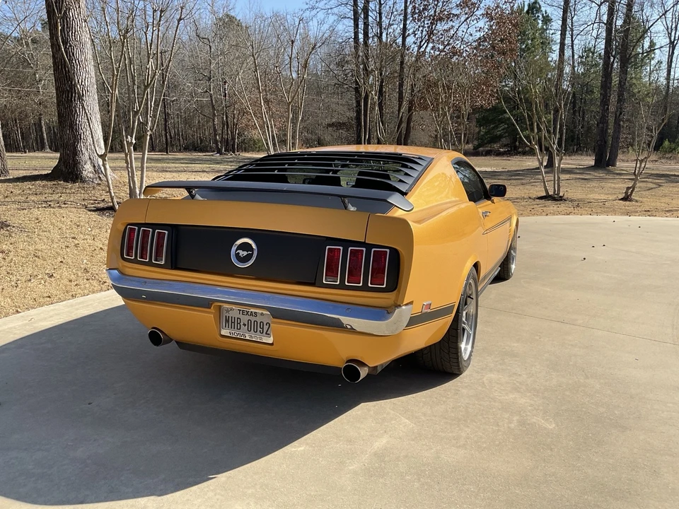 2011 Ford S197 Mustang - Image 13 of 21