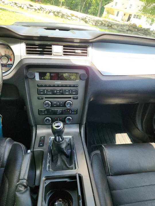 2011 Ford S197 Mustang - Image 12 of 13