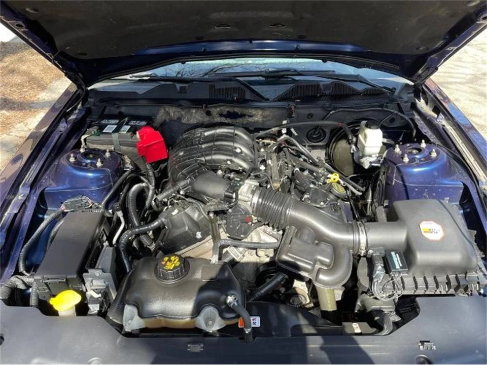 2011 Ford S197 Mustang - Image 7 of 14
