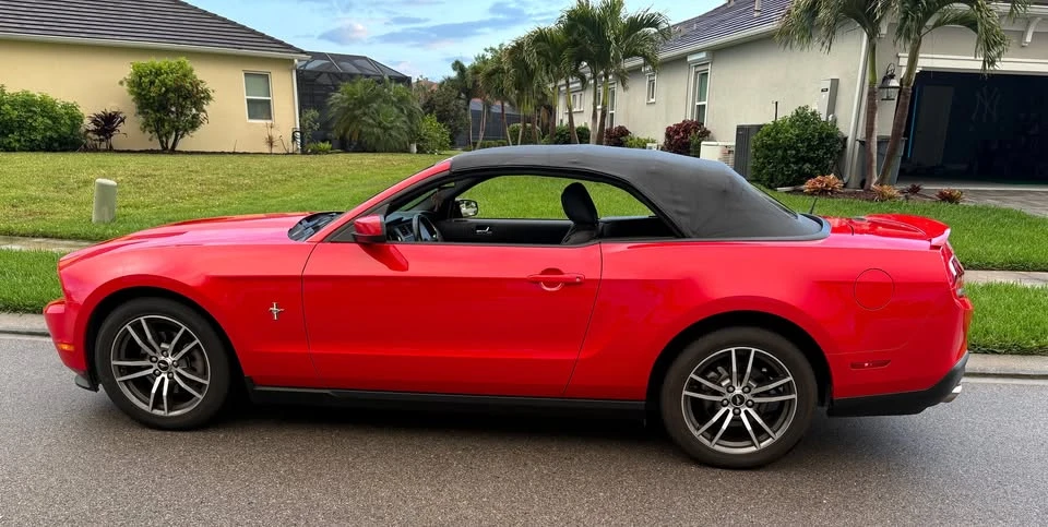 2011 Ford S197 Mustang - Image 4 of 8
