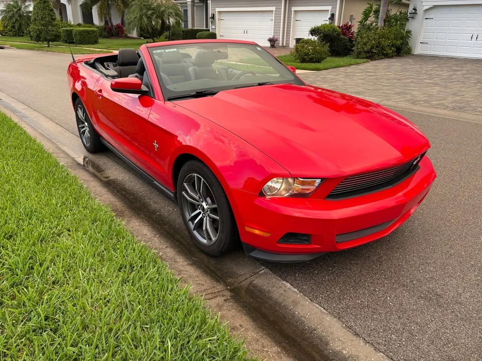 2011 Ford S197 Mustang - Image 5 of 8