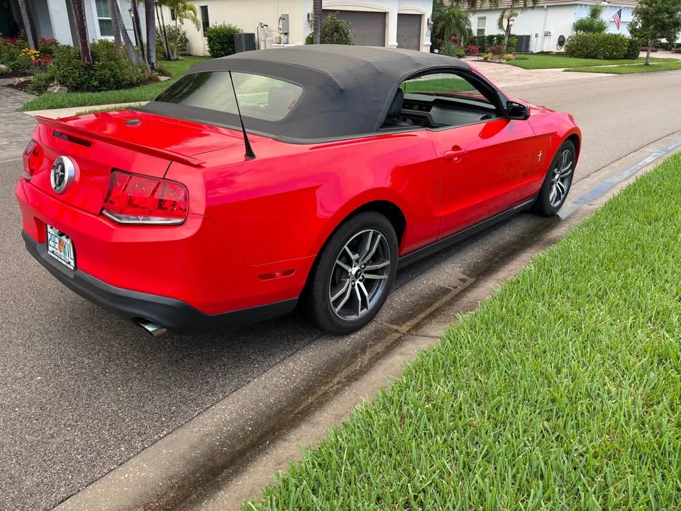 2011 Ford S197 Mustang - Image 7 of 10