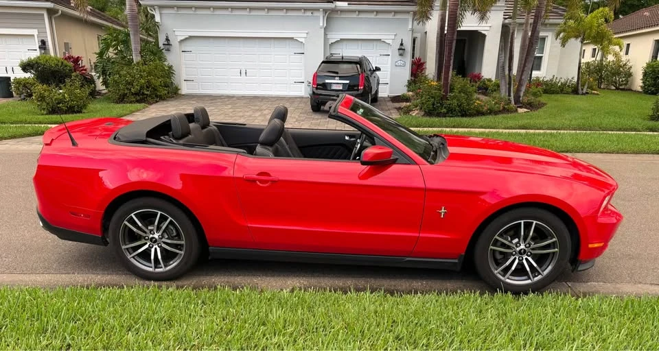 2011 Ford S197 Mustang - Image 3 of 10