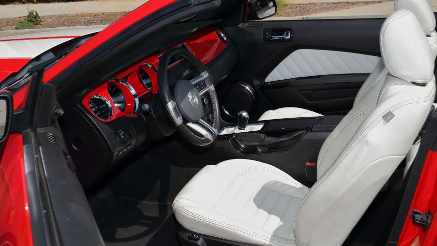 2011 Ford S197 Mustang - Image 4 of 25
