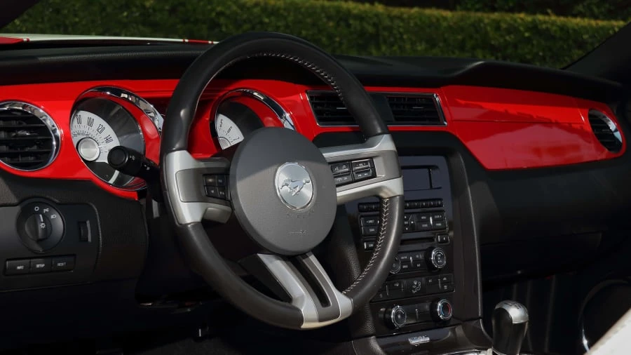 2011 Ford S197 Mustang - Image 9 of 25