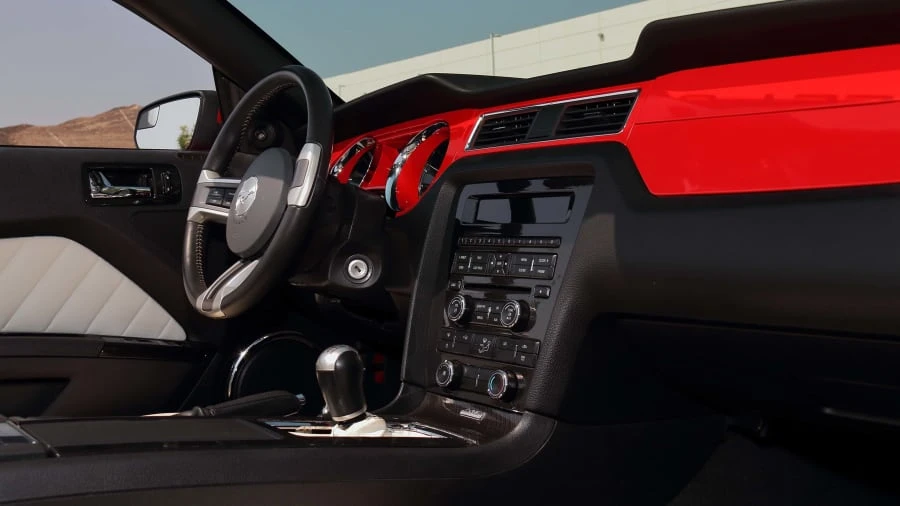 2011 Ford S197 Mustang - Image 16 of 25