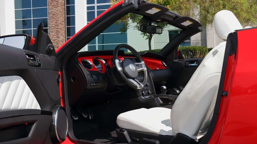 2011 Ford S197 Mustang - Image 18 of 25