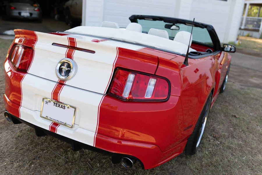 2011 Ford S197 Mustang - Image 11 of 28