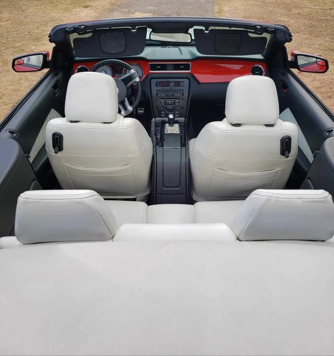 2011 Ford S197 Mustang - Image 18 of 28