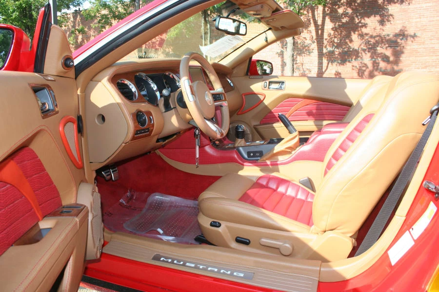 2011 Ford S197 Mustang - Image 4 of 8