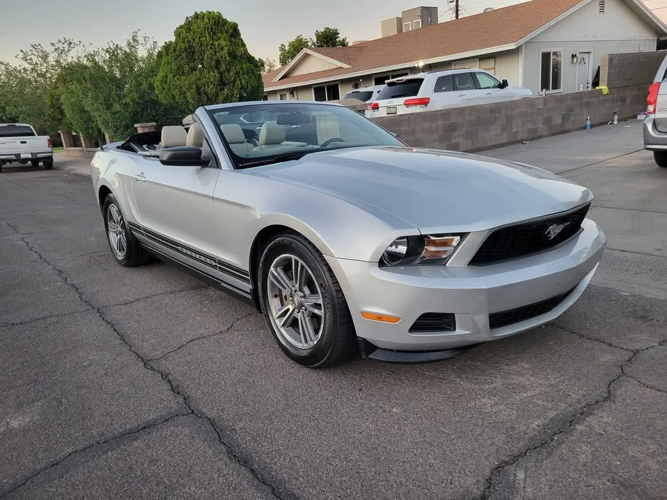 2011 Ford S197 Mustang - Image 2 of 20