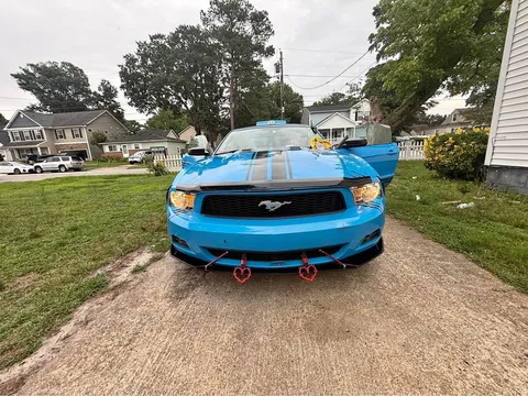 2011 Ford Mustang Convertible 2D