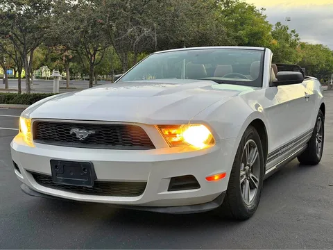 2011 Ford Mustang Convertible 2D