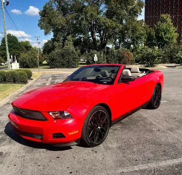 2011 Ford Mustang Convertible 2D