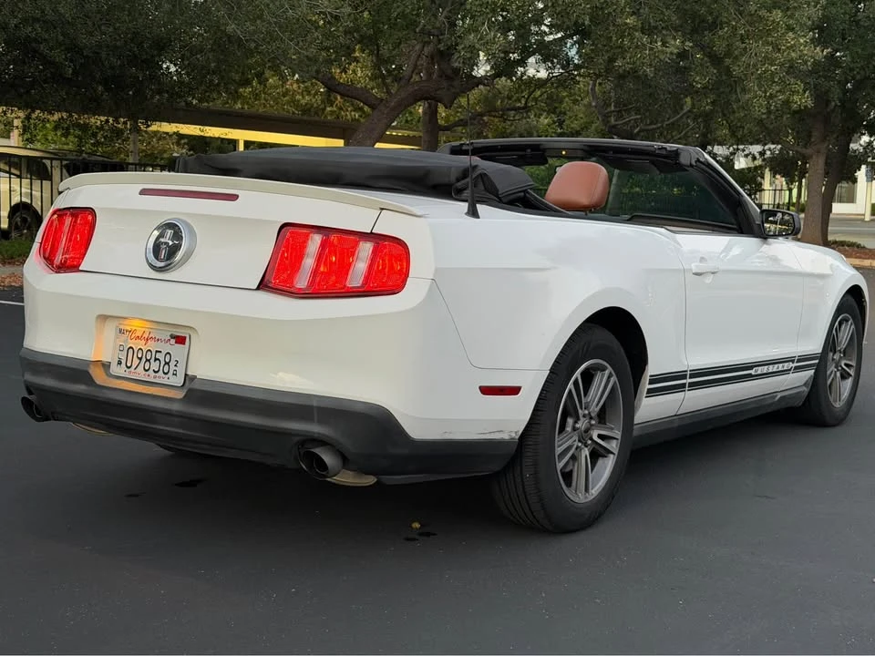 2011 Ford S197 Mustang - Image 6 of 17