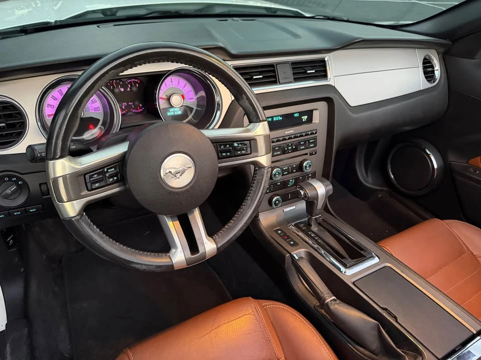 2011 Ford S197 Mustang - Image 8 of 17