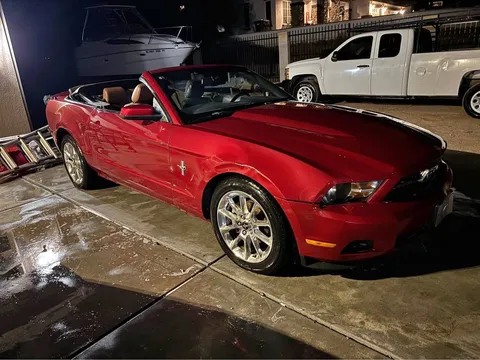 2011 Ford Mustang Convertible 2D
