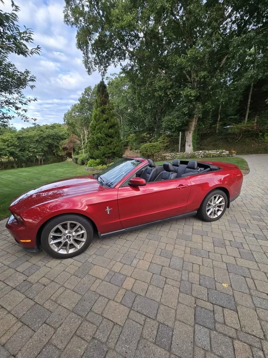 2011 Ford S197 Mustang - Image 3 of 4
