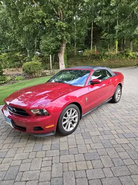 2011 Ford Mustang Convertible 2D
