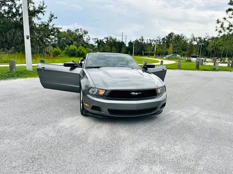 2011 Ford Mustang Convertible 2D