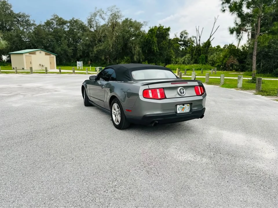2011 Ford S197 Mustang - Image 10 of 13