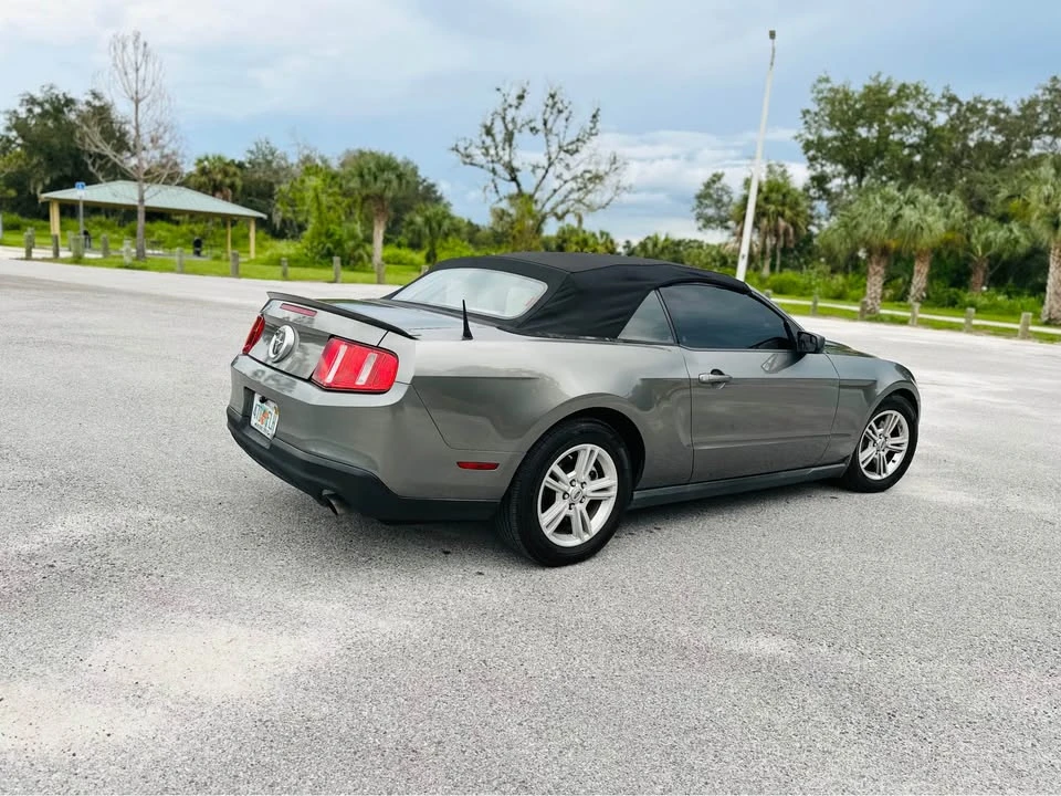 2011 Ford S197 Mustang - Image 9 of 13