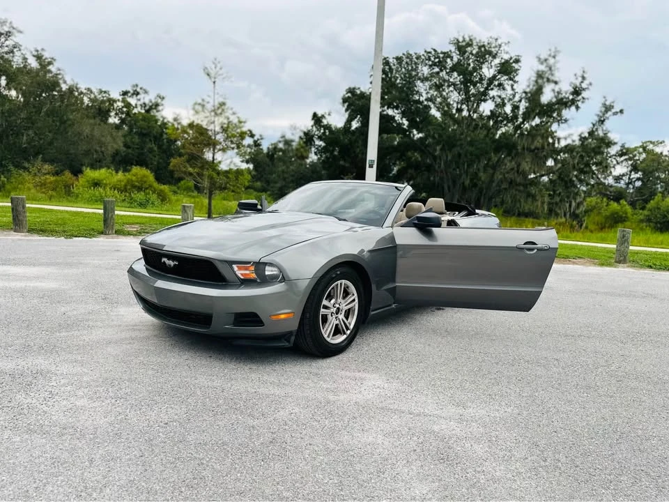 2011 Ford S197 Mustang - Image 2 of 13