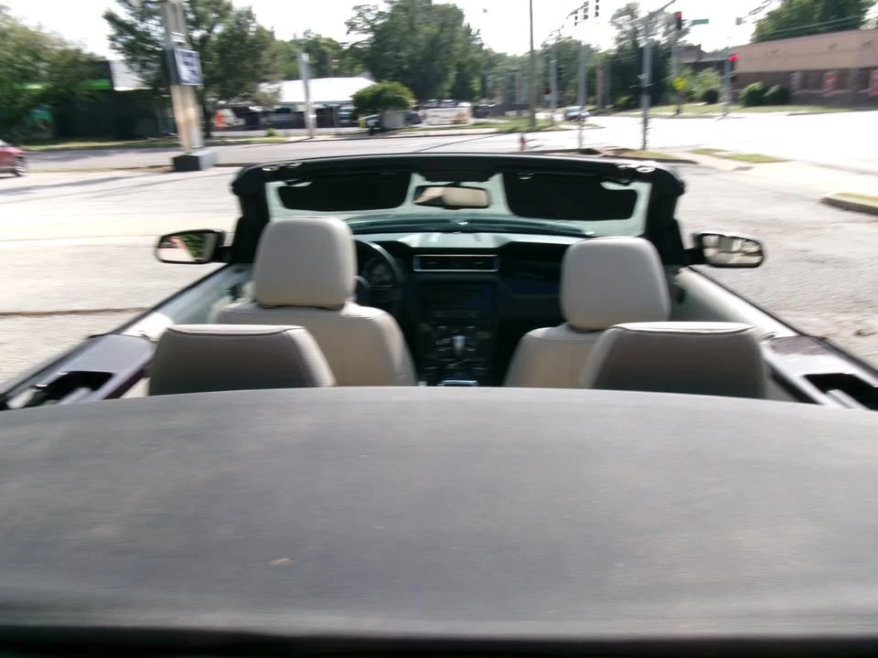 2011 Ford S197 Mustang - Image 15 of 17