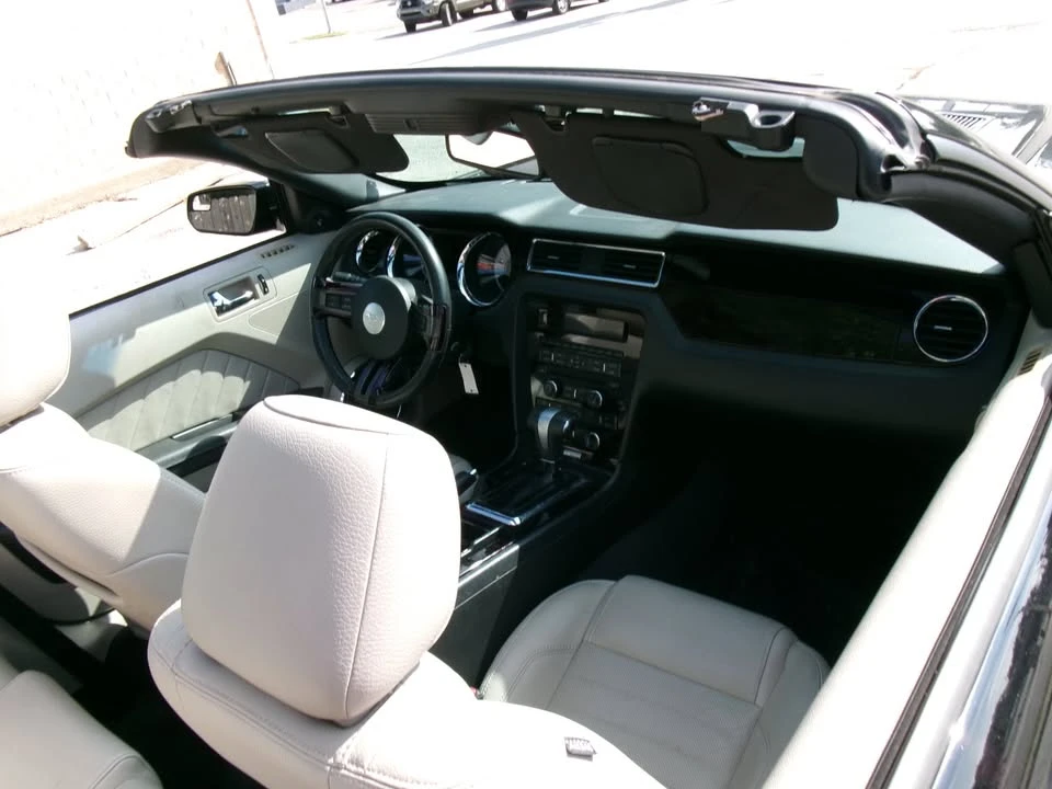 2011 Ford S197 Mustang - Image 17 of 17