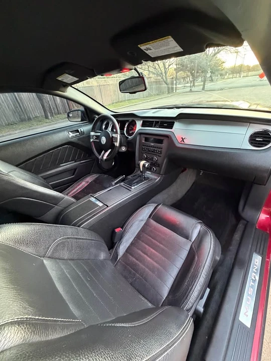 2011 Ford S197 Mustang - Image 14 of 17