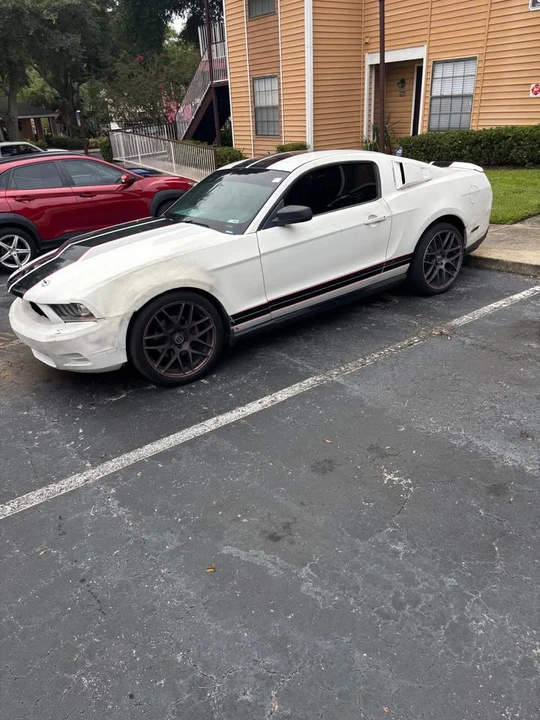 2011 Ford S197 Mustang - Image 2 of 6