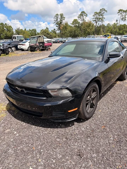 2011 Ford S197 Mustang - Image 2 of 11