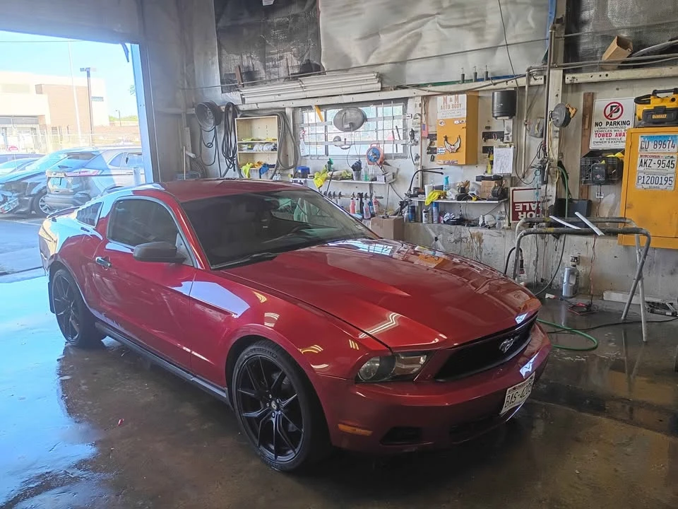 2011 Ford S197 Mustang - Image 8 of 10
