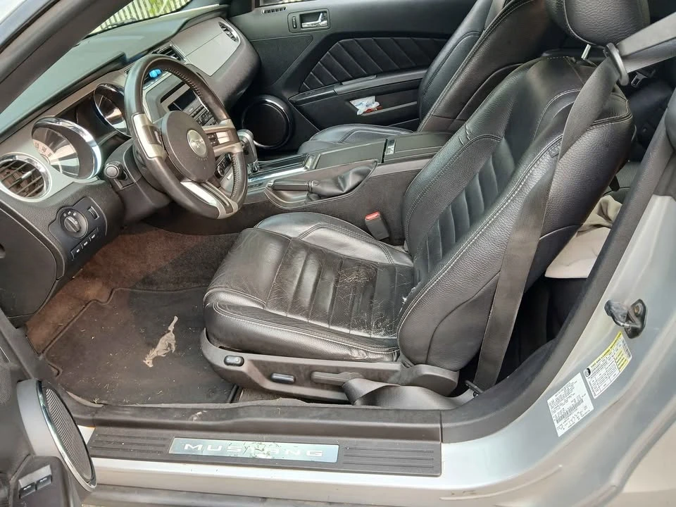 2011 Ford S197 Mustang - Image 10 of 13