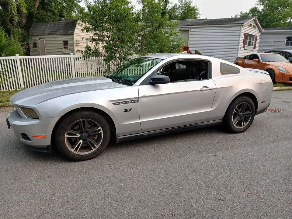 2011 Ford S197 Mustang - Image 3 of 13