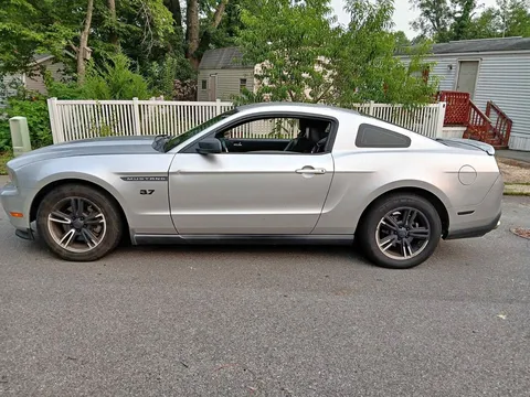 2011 Ford Mustang Coupe 2D