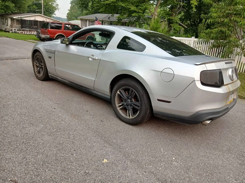 2011 Ford S197 Mustang - Image 5 of 13