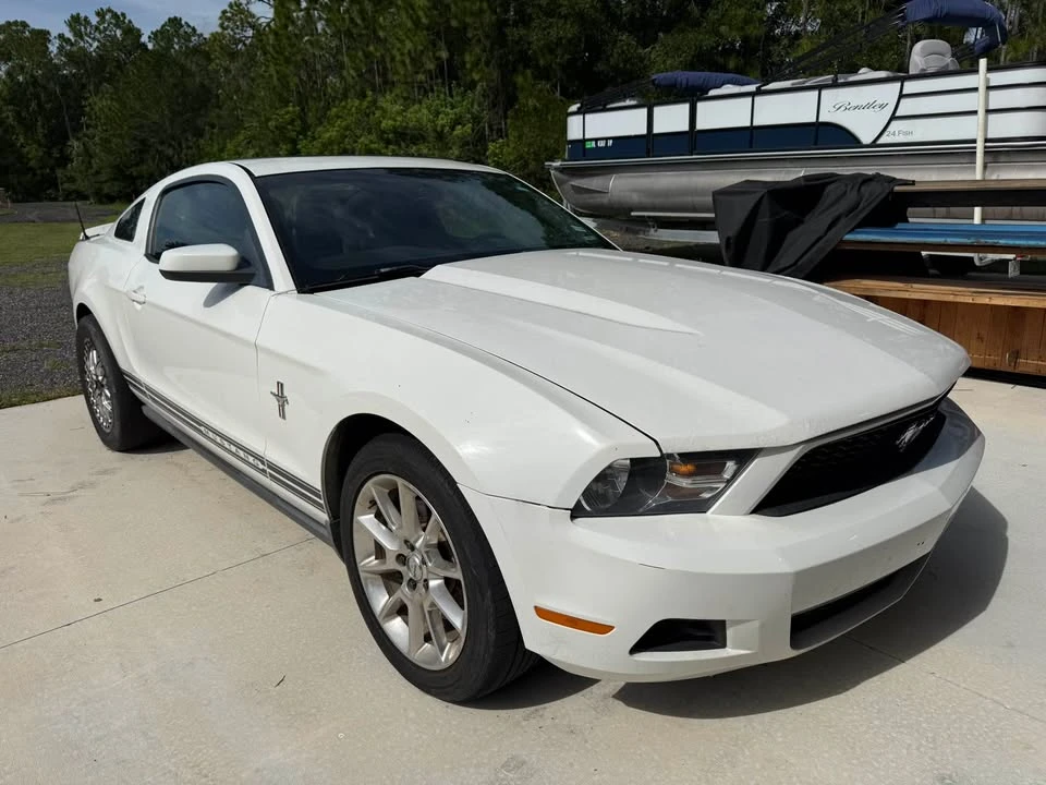 2011 Ford S197 Mustang - Image 2 of 9