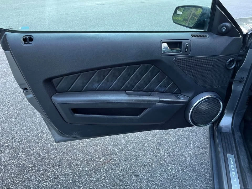 2011 Ford S197 Mustang - Image 7 of 17