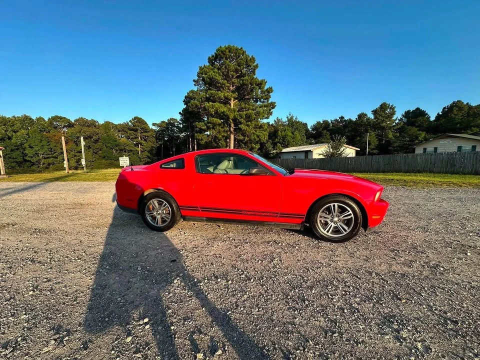 2011 Ford S197 Mustang - Image 10 of 11