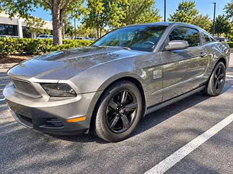 2011 Ford Mustang Coupe 2D
