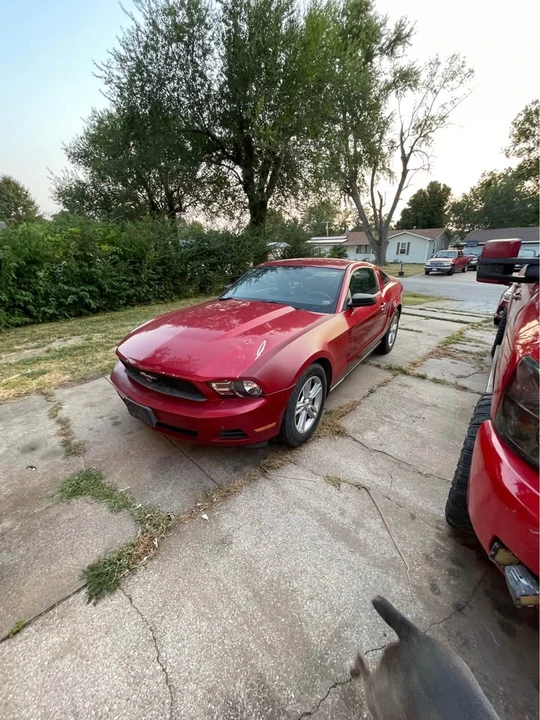 2011 Ford S197 Mustang - Image 2 of 2