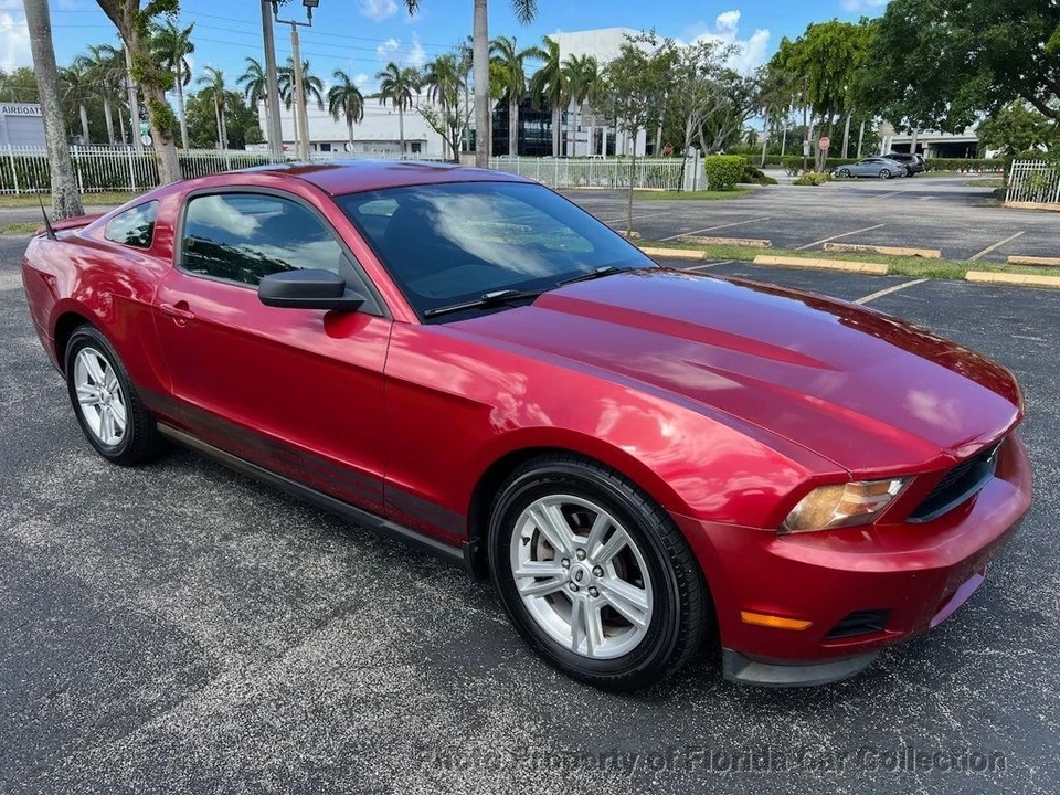 2011 Ford S197 Mustang - Image 2 of 12